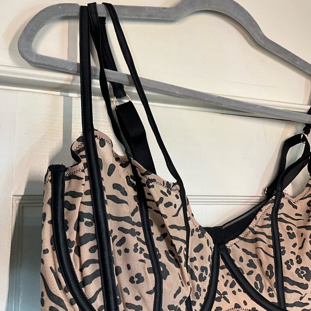 Savage X Fenty Vigilante Vamp Mesh Unlined Balconette Bra Hellcat 40DDD NWT - Picture 2 of 7